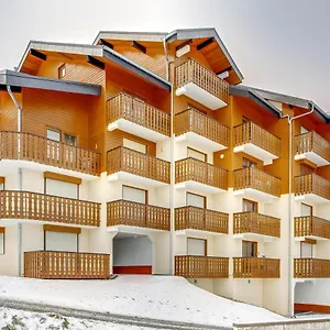 D'une Avec Vue Sur Le Balcon Amenage Et Wifi A Les Memises Appartement